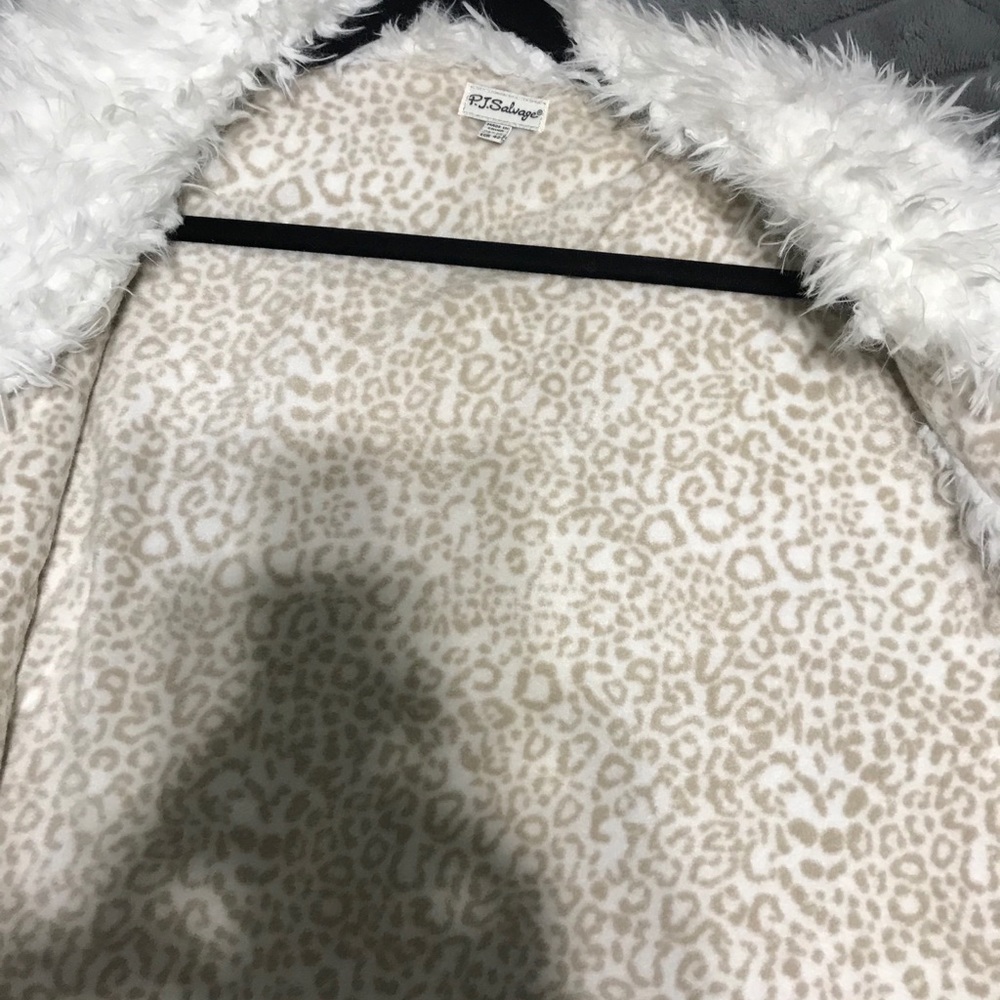 Vest - Picture 2 of 4